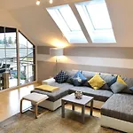 Atterseeperle - 80m2 Mit See- Und Gebirgsblick Apartamento