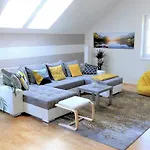 Atterseeperle - 80m2 Mit See- Und Gebirgsblick Apartamento