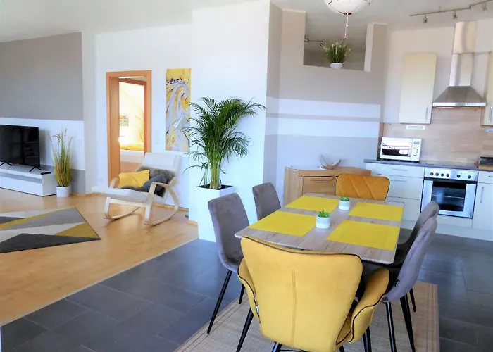 Atterseeperle - 80m2 Mit See- Und Gebirgsblick * シュタインバッハ・アム・アターゼー