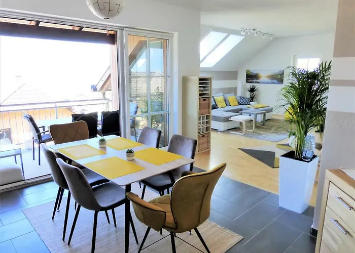 Atterseeperle - 80m2 Mit See- Und Gebirgsblick アパート